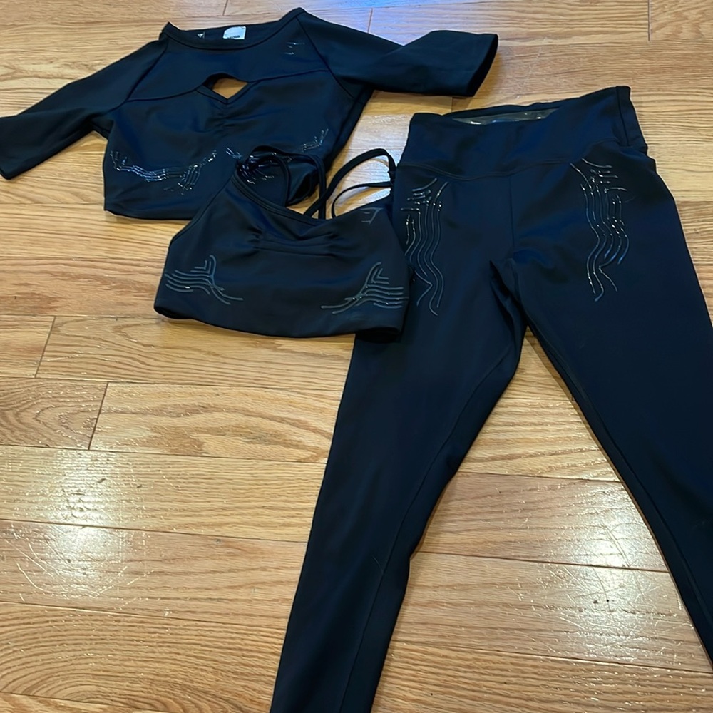 Black Gymshark Bra, Top and leggings set